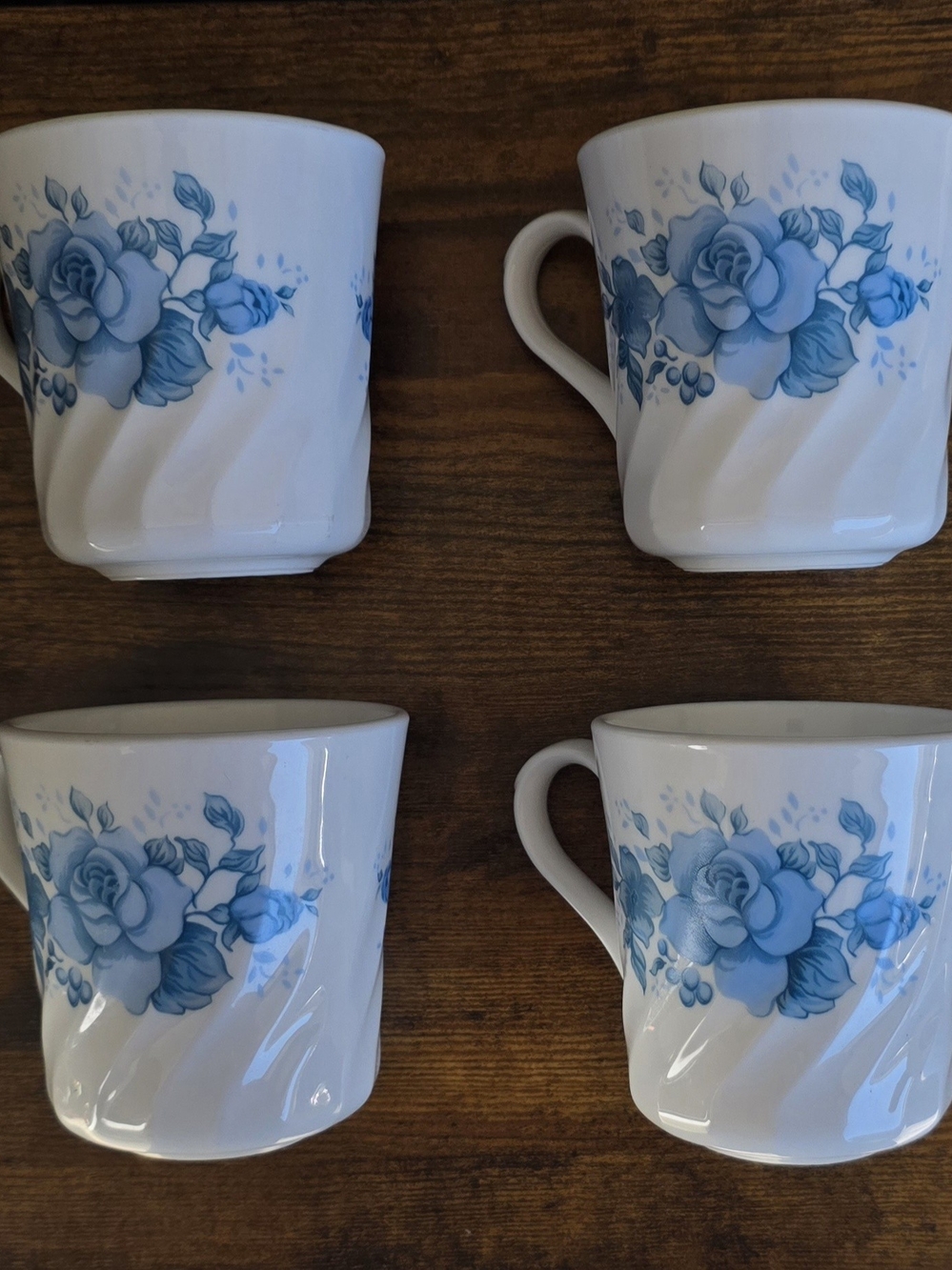 Vintage White Ceramic Corning Mug with Blue Floral Pattern - Set of 4